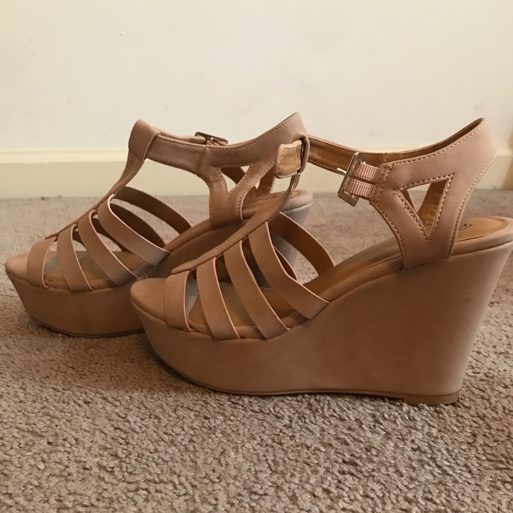 QUPID nude wedges, size 6, NWOT